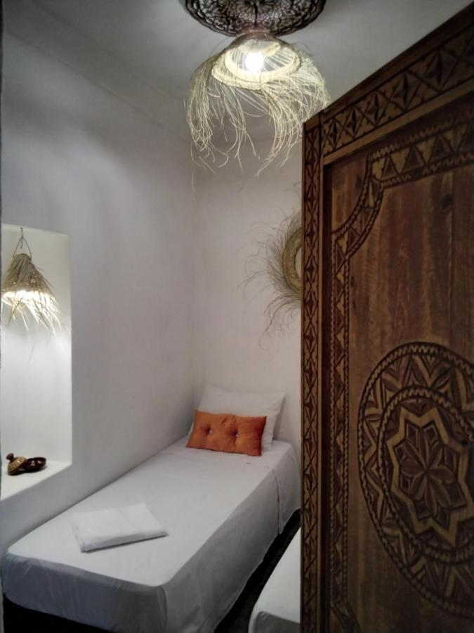 Riad Bouchouari 33 Marrakesch Zimmer foto