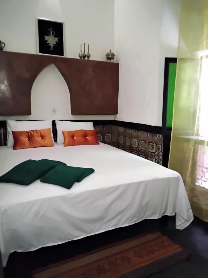 Riad Bouchouari 33 Marrakesch Zimmer foto