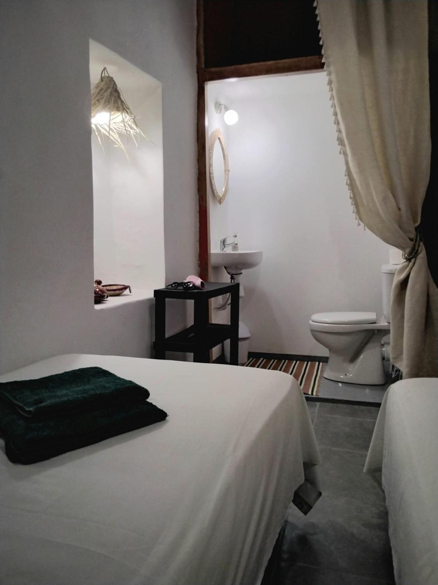 Riad Bouchouari 33 Marrakesch Zimmer foto